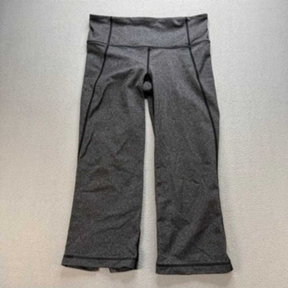 Lululemon Yoga Pants Groove Crop Flare Leg Size 6 Heathered Gray Low Rise